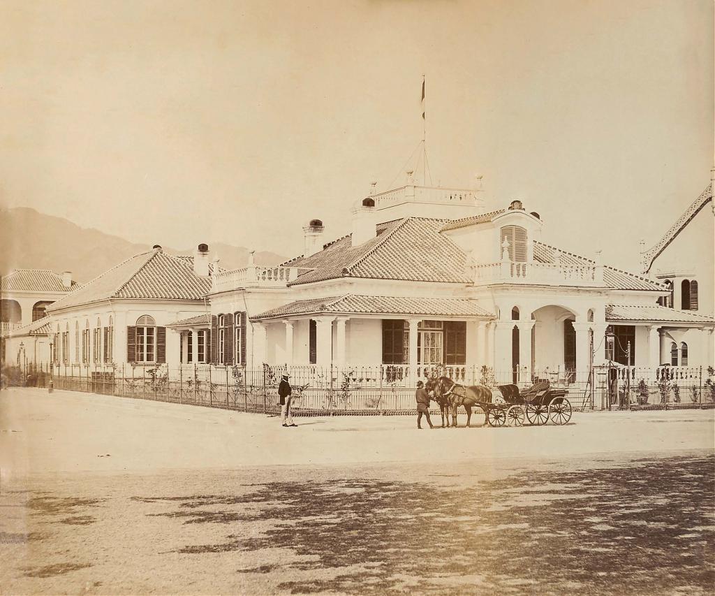 1873年ごろ神戸のオランダ領事館とオランダ通商協会のオフィス。