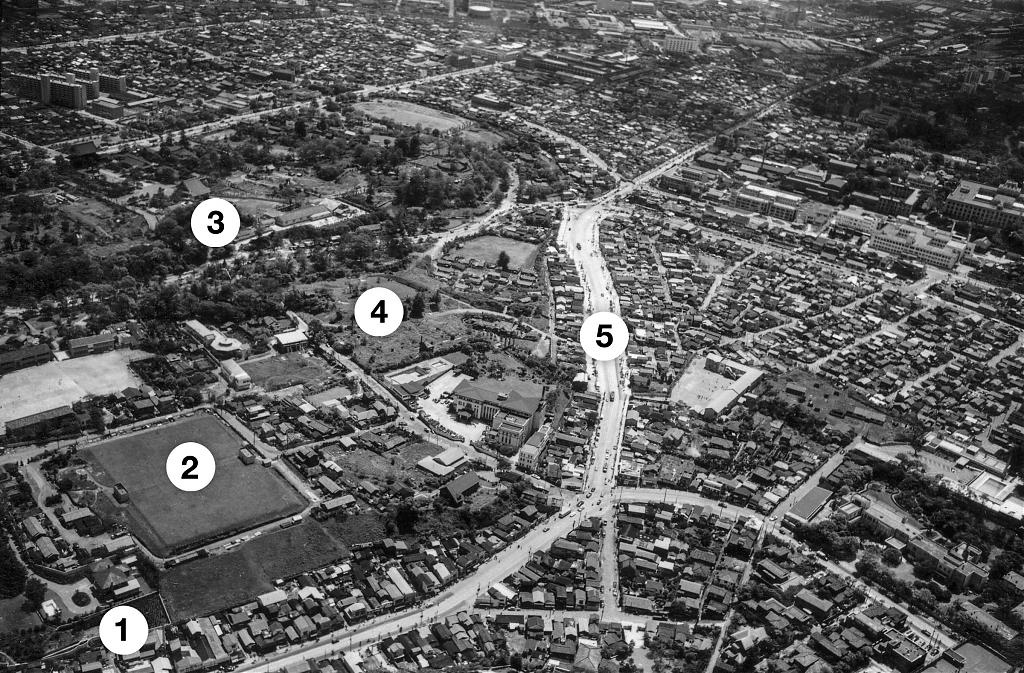Aerial photograph of the area around the embassy, 1956 (Showa 31)