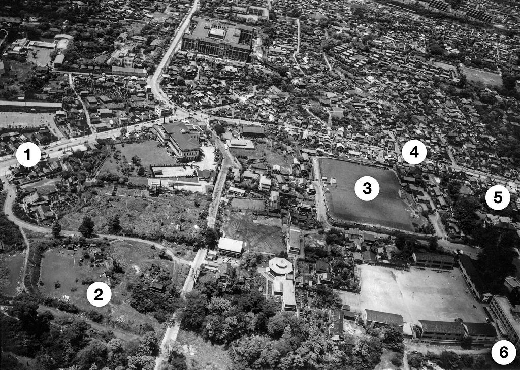 Aerial photograph of the area around the embassy, 1956 (Showa 31)